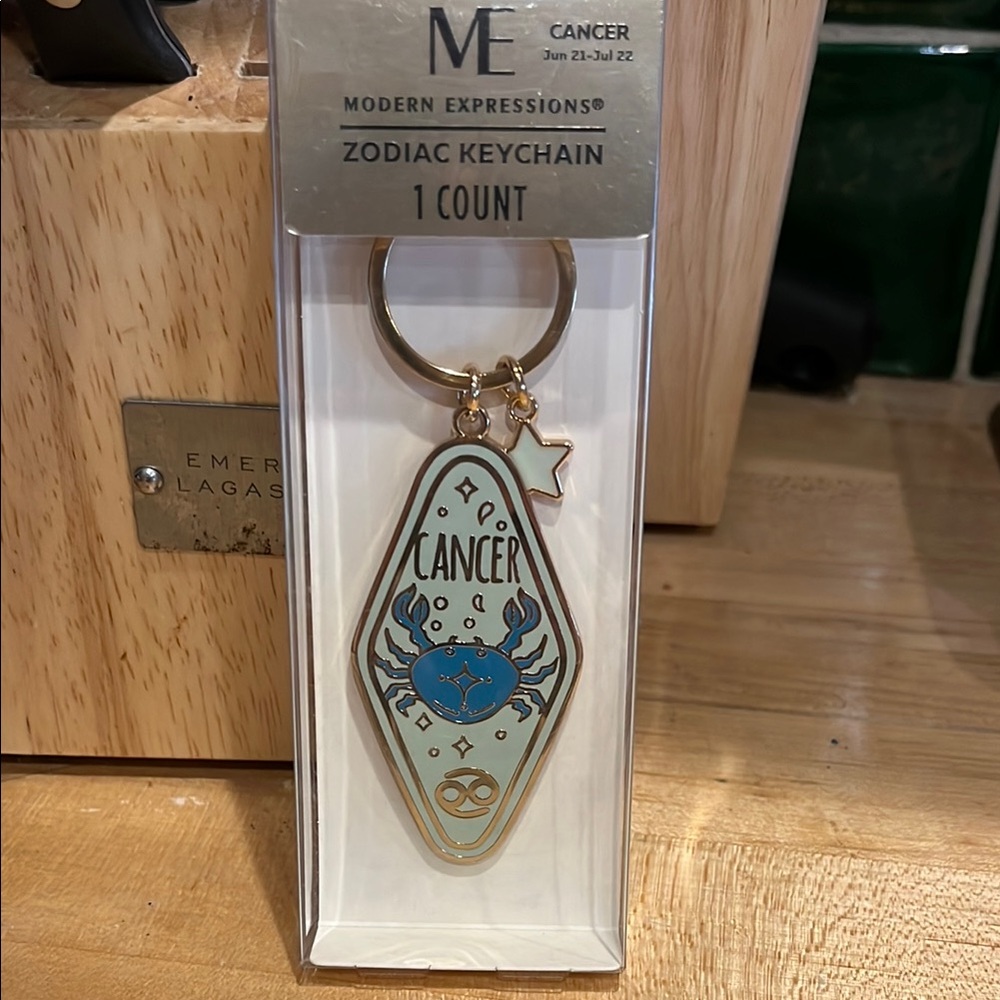 Expressions Zodiac Keychain - Cancer Design in Blue and Gold